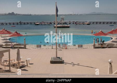 Piscina per bambini e 1930s bagni di mare presso la Eastern Beach Reserve, Geelong, Victoria, Australia Foto Stock