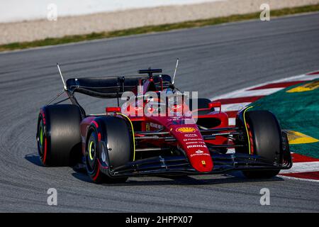 Barcellona, Spagna, 23/02/2022, Barcellona, Espagne. 23rd Feb 2022. Barcellona, Spagna, 23 febbraio 2022, 16 LECLERC Charles (mco), Scuderia Ferrari F1-75, azione durante la sessione pre-stagione in pista prima del Campionato Mondiale di Formula uno FIA 2022, sul circuito di Barcellona-Catalunya, dal 23 al 25 febbraio 2022 a Montmelo, vicino Barcellona, Spagna - Foto Xavi Bonilla/DPPI Credit: DPPI Media/Alamy Live News Foto Stock