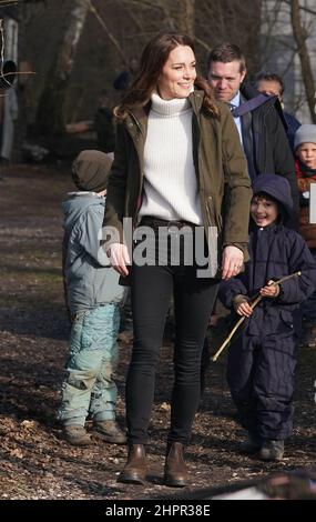 La Duchessa di Cambridge durante la sua visita allo Stenurten Forest Kindergarten a Copenhagen, Danimarca, il secondo giorno di una visita di lavoro di due giorni con il Royal Foundation Center for Early Childhood. Data foto: Mercoledì 23 febbraio 2022. Foto Stock