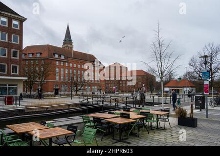 Die Kieler Innenstadt um die Holstenstraße im Jan 2022 Wegen der Corona-Vorschriften nur wenig frequentiert Foto Stock