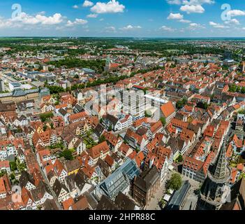 Vista panoramica su Ulm, girato dalla torre della cattedrale sul giorno Foto Stock