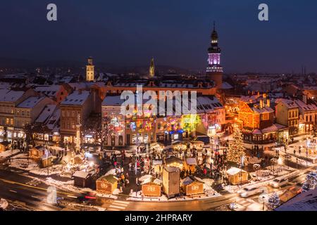 Vista aerea panoramica sul mercato di natale a Sopron. Foto Stock