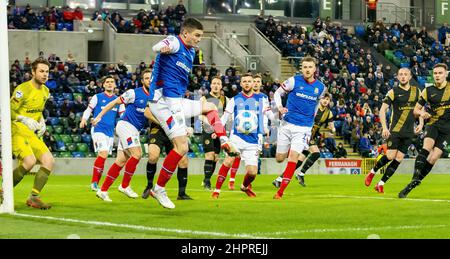 Jake Hastie - Linfield Vs Larne in the Danske Bank Premiership, martedì 8th febbraio 2022 a Windsor Park, Belfast. Foto Stock