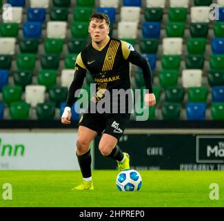 Linfield Vs Larne nella Danske Bank Premiership, martedì 8th febbraio 2022 a Windsor Park, Belfast. Foto Stock