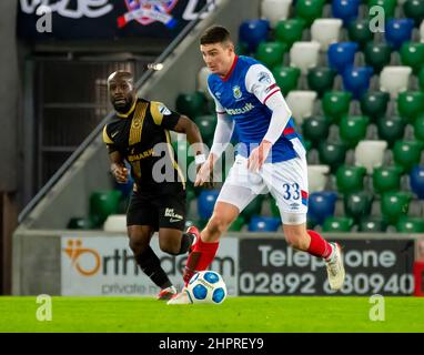Jake Hastie - Linfield Vs Larne in the Danske Bank Premiership, martedì 8th febbraio 2022 a Windsor Park, Belfast. Foto Stock