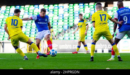 Matthew Clarke - Linfield Vs Dungannon Swifts in the Danske Bank Premiership sabato 30th ottobre 2021 a Windsor Park, Belfast. Foto Stock