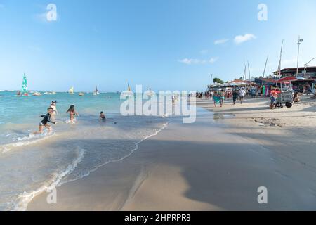 Ipojuca, PE, Brasile - 15 ottobre 2021: Vista della spiaggia di Porto de Galinhas, regione del centro. Foto Stock