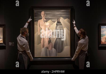 Christie's, Londra, Regno Unito. 23 febbraio 2022. Le sale serali del 20°/21° secolo a Londra e l'arte della surreale vendita serale includono un trittico Francis Bacon, Lucian Freud, Picasso e René Magritte. Le vendite online e live si svolgono il 1° marzo 2022. Immagine: René Magritte, la lumière du Pôle, 1926-27. Stima: £5.500.000-7.500.000. Crediti: Malcolm Park/Alamy Live News Foto Stock
