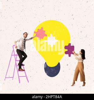 Design creativo. Dipendenti motivati e ambiziosi che si adatta puzzle per completare il progetto Foto Stock