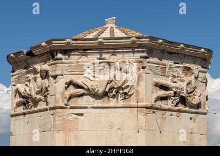 Atene, Grecia. La Torre dei Venti o l'Orologio di Andronikos Kyrrystes, una torre ottagonale in marmo pentelico nell'Agorà romana Foto Stock