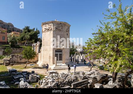 Atene, Grecia. La Torre dei Venti o l'Orologio di Andronikos Kyrrystes, una torre ottagonale in marmo pentelico nell'Agorà romana Foto Stock