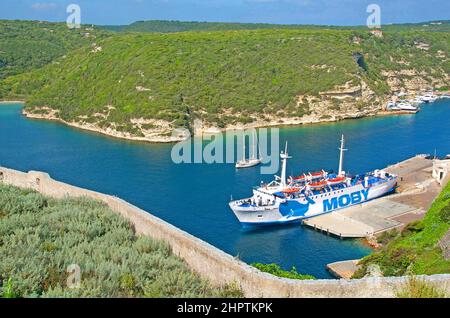 Sardaigna traghetto nel porto di Bonifacio, Corsica del Sud, Francia Foto Stock