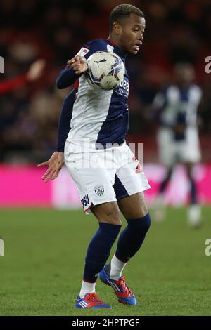 MIDDLESBROUGH, REGNO UNITO. FEBBRAIO 22nd West Bromwich Albion's Cedric Kipre durante la partita del Campionato Sky Bet tra Middlesbrough e West Bromwich Albion al Riverside Stadium di Middlesbrough martedì 22nd febbraio 2022. (Credit: Mark Fletcher | MI News) Credit: MI News & Sport /Alamy Live News Foto Stock