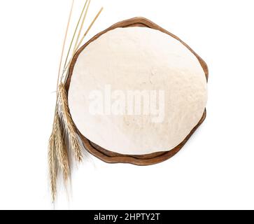 Impasto crudo su sfondo bianco Foto Stock