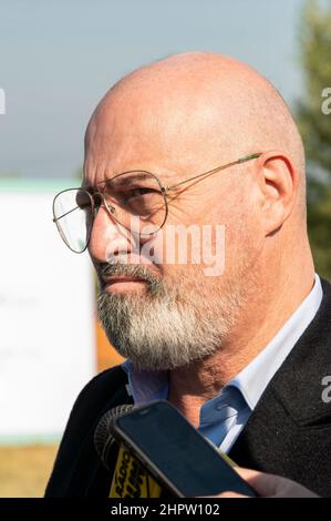 Stefano Bonaccini, presidente della Regione Emilia Romagna, è una Sala Baganza in occasione dell'inizio lavori della cassa di espansione nel Baganza Foto Stock