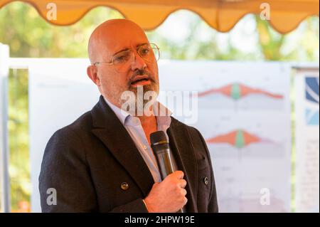 Stefano Bonaccini, presidente della Regione Emilia Romagna, è una Sala Baganza in occasione dell'inizio lavori della cassa di espansione nel Baganza Foto Stock