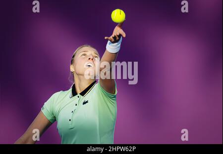 Doha, Qatar - 23 febbraio 2022, Anet Kontaveit di Estonia in azione contro Elise Mertens del Belgio durante il terzo round del Qatar TotalEnergies Open 2022, WTA 1000 torneo di tennis il 23 febbraio 2022 al Khalifa tennis and squash Complex di Doha, Qatar - Foto: Rob Prange/DPPI/LiveMedia Foto Stock