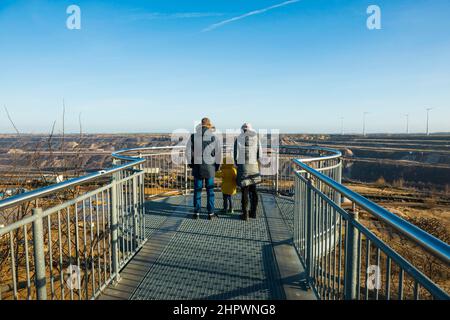 Punto di vista, Skywalk, miniera di lignite di Garzweiler Openstast, Jackerath, vicino Erkelenz, zona mineraria di lignite di Rhenish, Renania settentrionale-Vestfalia, Germania Foto Stock