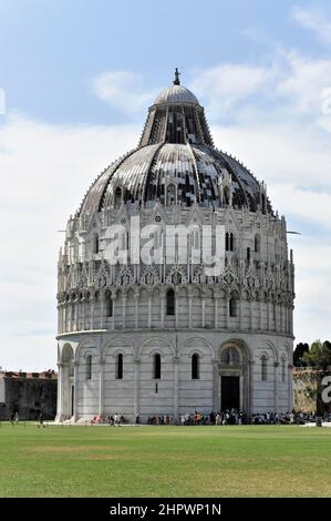 Duomo di Battistero, Duomo di Santa Maria Assunta e Campanile, Battistero, Patrimonio dell'Umanità dell'UNESCO, Pisa, Toscana, Italia Foto Stock