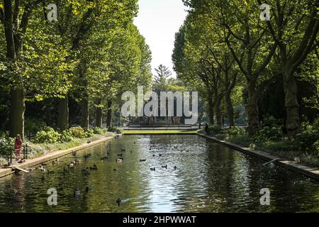 Fontana delle fiabe, Schulenburg Park, Neukoelln, Berlino, Germania Foto Stock