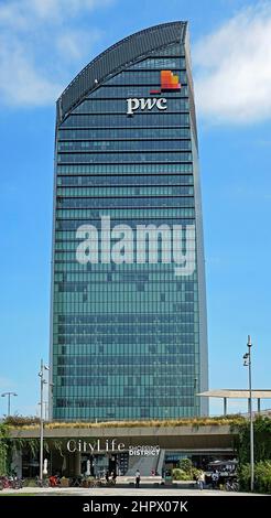 Torre PwC o PricewaterhouseCoopers di Daniel Libeskind, distretto CityLife, Milano, Lombardia, Italia Foto Stock