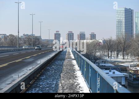 Brankov Most (ponte) innevato durante l'inverno. Belgrado, Serbia Foto Stock