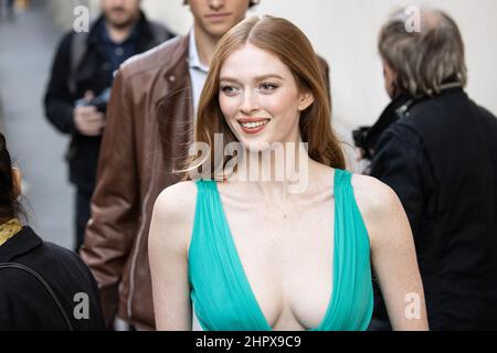 Milano, Italia. 23rd Feb 2022. Larsen Thompson è in arrivo alla sfilata di moda Alberta Ferretti durante la settimana della Moda di Milano Autunno/Inverno 2022/2023 il 23 febbraio 2022 a Milano. Foto: Cinzia Camela. Credit: Independent Photo Agency/Alamy Live News Foto Stock