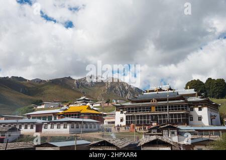 LANGMUSI, CINA - Kriti Gampa (Dacangnama GE'erdisi), una famosa Lamaseria a Langmusi, Sichuan, Cina. Foto Stock