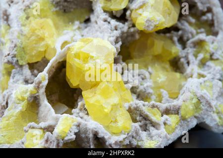 Zolfo su aragonite Foto Stock