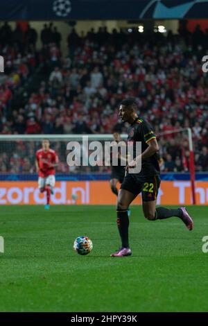 Febbraio 23, 2022. Lisbona, Portogallo. L'avanzamento di AJAX dalla Costa d'Avorio Sebastien Haller (22) in azione durante il gioco della tappa 1st del round del 16 per la UEFA Champions League, Benfica vs Ajax Credit: Alexandre de Sousa/Alamy Live News Foto Stock