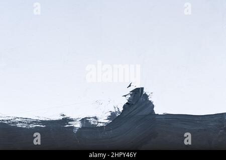 Astratto pennello pennelli disegno motivo blu scuro e bianco parete grunge sfondo texture. Mare acqua onda tempesta oceano tempo. Foto Stock