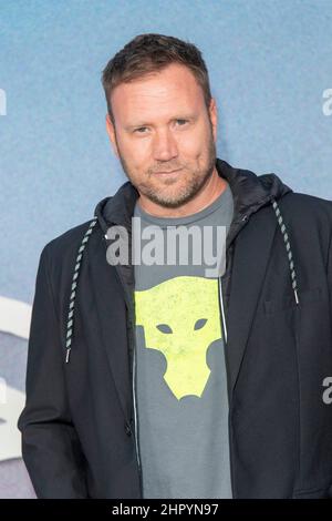 Greg Cromer partecipa alla stagione cinque di FX 'Better Things' al cimitero Hollywood Forever di Hollywood, California, il 23 febbraio 2022 Foto Stock