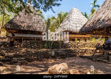 Granai di riso Lumbung sull'isola di Alor in Indonesia, Alor Regency Foto Stock