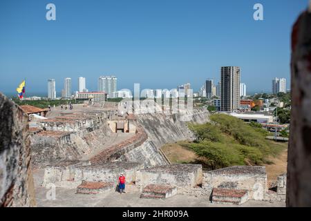 Una vista di Cartagena dal Castillo San Felipe de Barajas in Colombia Foto Stock