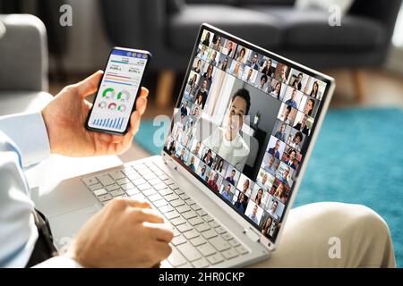 Videochat Business Training Call on laptop computer Foto Stock