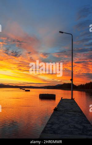 Tramonto sul lago Foto Stock