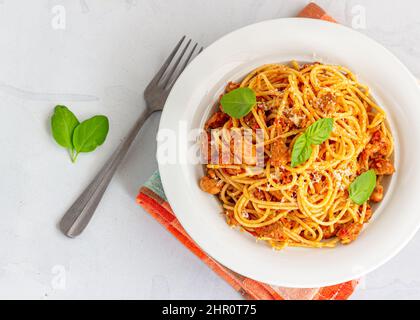 Spaghetti di pollo Pasta, cucina mediterranea, Pasta Fotografia Foto Stock