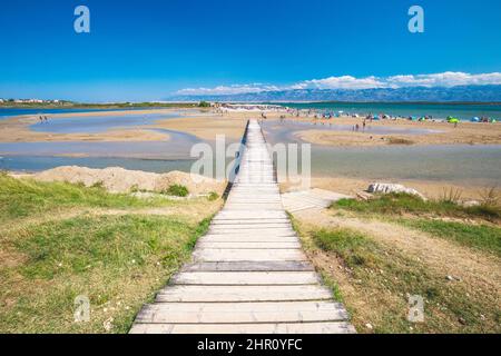 La spiaggia della regina con fango medicinale peloide nella città di Nin, la contea di Zadar della Croazia, Europa. Foto Stock