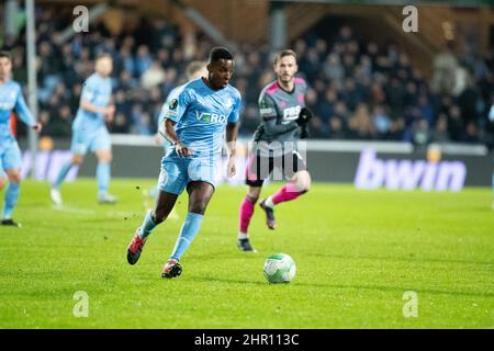 Randers, Danimarca. 24th Feb 2022. Tosin Kehinde (10) del Randers FC visto durante la partita della UEFA Europa Conference League tra il Randers FC e Leicester City al Parco Cepheus di Randers. (Photo Credit: Gonzales Photo/Alamy Live News Foto Stock