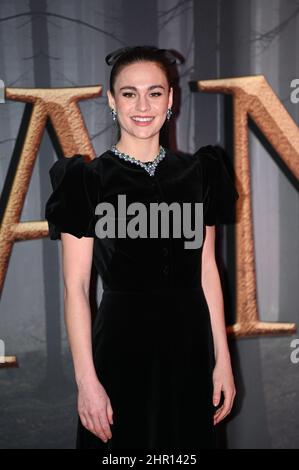 Sophie Skelton arriba alla mostra di costumi "Outlander" Season Six Premiere al Royal Foto Stock