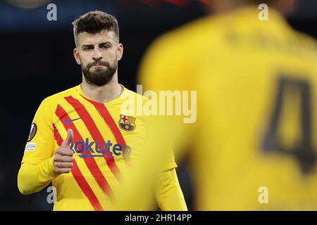 Napoli, Italia. 24th Feb 2022. Gerard Pique di Barcellona durante l'Europa League Knock-out Play-off seconda tappa di calcio tra SSC Napoli e FC Barcellona allo stadio Diego Armando Maradona di Napoli (Italia), 24th febbraio 2021. Foto Cesare Purini/Insidefoto Credit: Ininsidefoto srl/Alamy Live News Foto Stock
