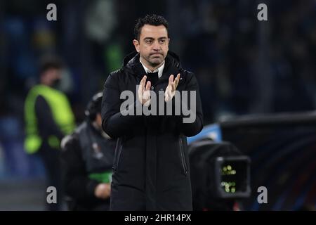 Napoli, Italia. 24th Feb 2022. Xavi Hernandez allenatore di Barcellona durante l'Europa League Knock-out Play-off seconda tappa partita di calcio tra SSC Napoli e FC Barcellona allo stadio Diego Armando Maradona di Napoli (Italia), 24th febbraio 2021. Foto Cesare Purini/Insidefoto Credit: Ininsidefoto srl/Alamy Live News Foto Stock