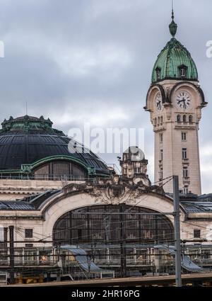 Gare des Bénédictins Foto Stock