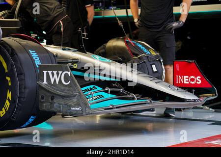 Montmelo, Spagna. 24th Feb 2022. Circuit de Barcelona-Catalunya, Montmelo, Spagna il 24 febbraio 2022 Mercedes nell'ala anteriore durante LA FORMULA 1 SESSIONE DI PISTA PRE-STAGIONE ELEANOR HOAD Credit: Every Second Media/Alamy Live News Foto Stock