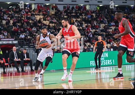 ATENE, GRECIA - FEBBRAIO 24: Malcom Delaney, #23 di AX Armani Exchange Milano in azione durante la gara della stagione regolare Eurolega Turkish Airlines 27 tra Olympiacos Piraeus e AX Armani Exchange Milano al Peace and Friendship Stadium il 24 febbraio 2022 ad Atene, Grecia. Credit: Stefanos Kyriazis/Alamy Live News Foto Stock