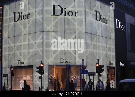 Hong Kong - Febbraio 26 2022: Ammiraglia Dior a tsim sha tsui. Il retail è debole a hong kong dopo l'inflessione dell'onda 5th Foto Stock