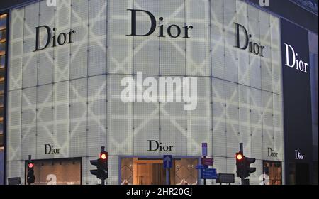 Hong Kong - Febbraio 26 2022: Ammiraglia Dior a tsim sha tsui. Il retail è debole a hong kong dopo l'inflessione dell'onda 5th Foto Stock