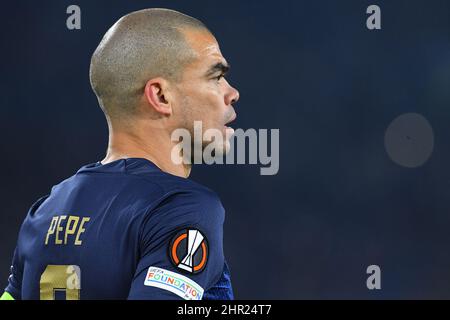 Roma, Italia , 23rd febbraio , 2022 foto da sinistra a destra, Pepe di Porto Durante il calcio Europa League Match SS Lazio / FC Porto Credit: Massimo Insabato/Alamy Live News Foto Stock