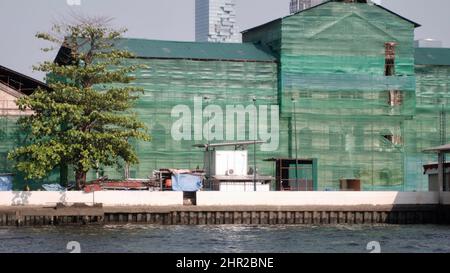 La vecchia dogana Bang Rak aka stazione dei vigili del fuoco Chao Phraya fiume Bangkok Thailandia Foto Stock