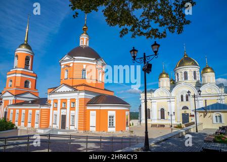 Sul territorio dell'antico convento di Nikitsky, Kashira. Regione di Mosca, Russia Foto Stock